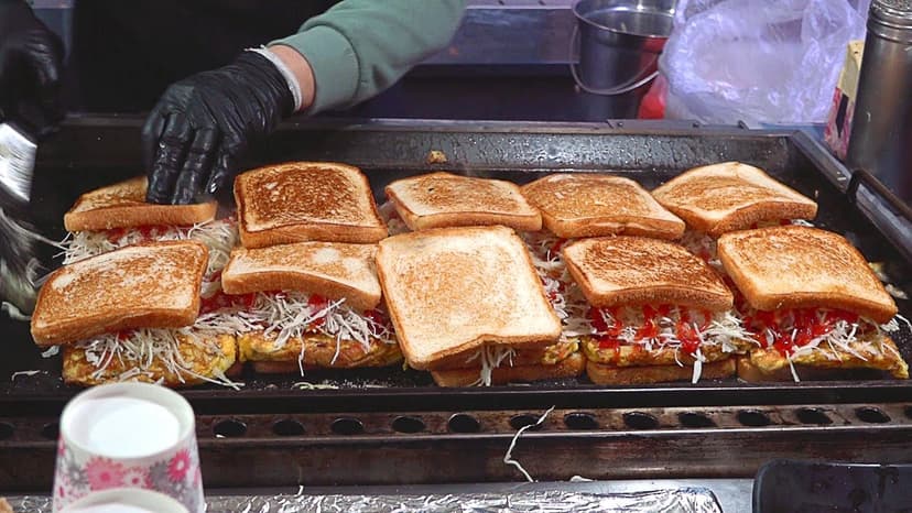 Street Toast Master who Only Sells for 3 Hours in the Morning? Myeongdong Toast - Korean street food